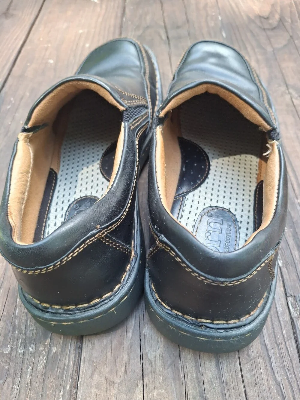 Born Blast III Mens Size 9M Black Leather Slip-On Shoes Handcrafted Sustainable